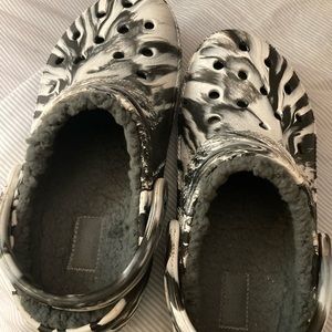 New Marbled Sherpa lined Crocs